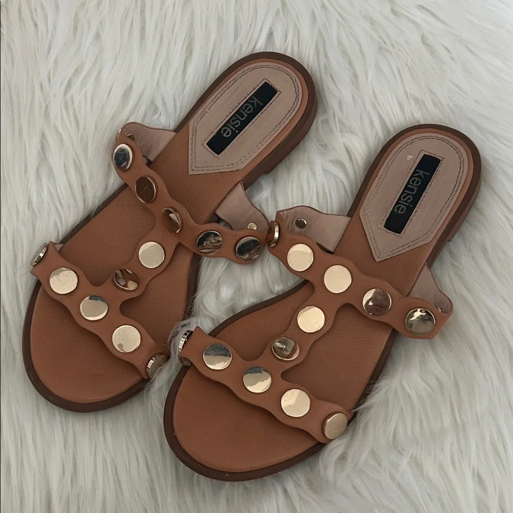 Kensie Manette Sandals size 6 brown round gold medal studs flat sandals